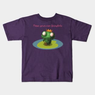 Might the frog be the prince? Kiss the frog! Kids T-Shirt